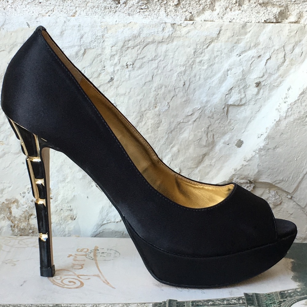 🆕👠Top Heels Co Cortney Black Peep Toes